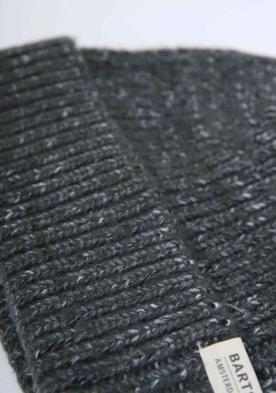 BARTS SHAWL/MUTS