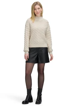 BETTY & CO TRUI