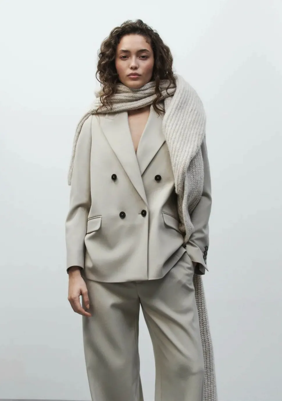 CLOSED BLAZER