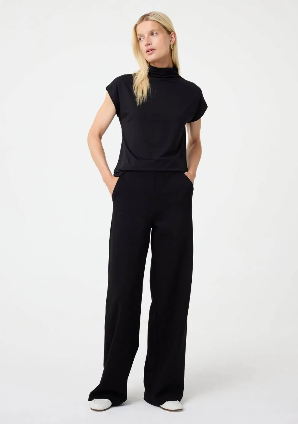 KNIT-TED SHIRT