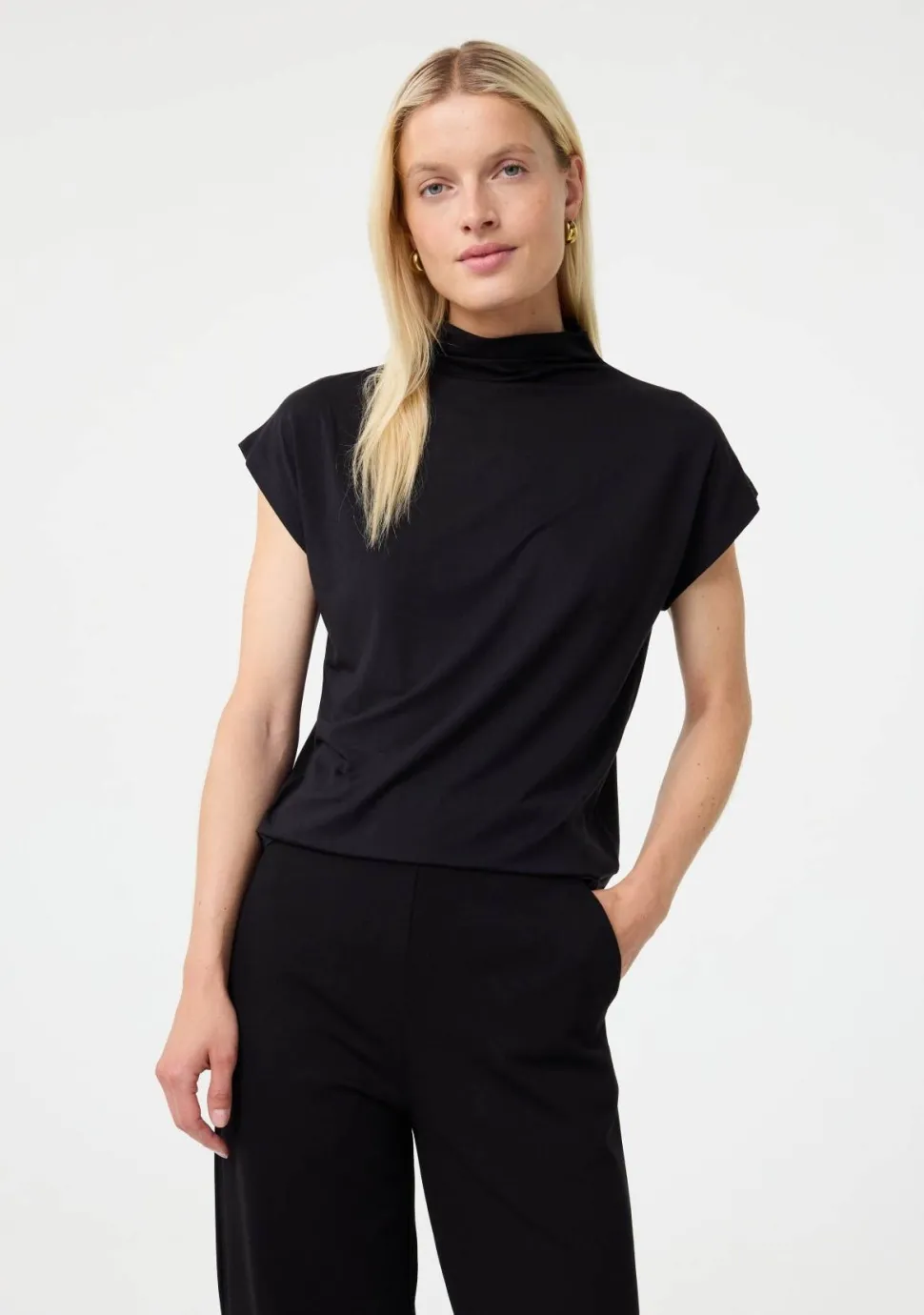KNIT-TED SHIRT