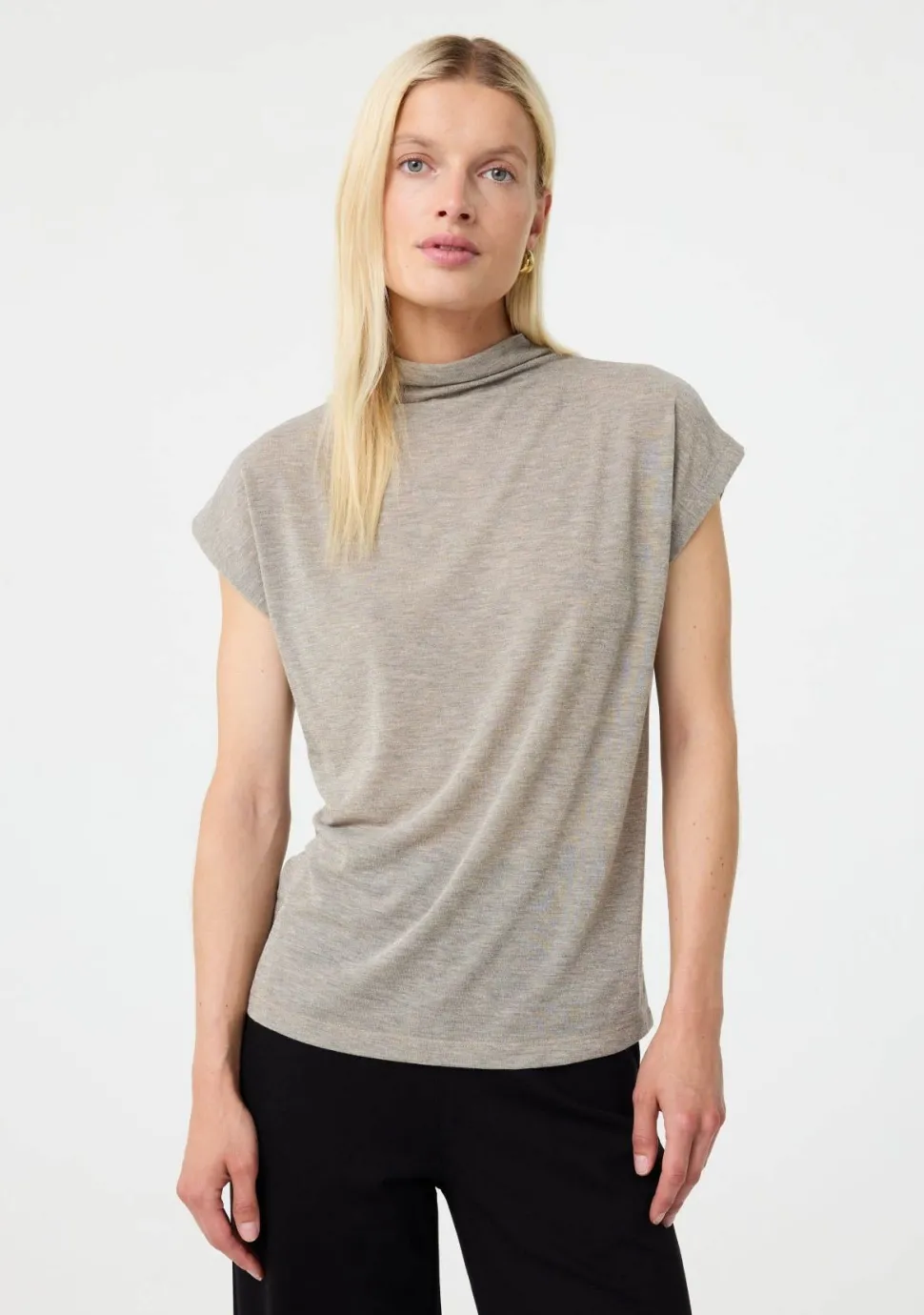 KNIT-TED SHIRT