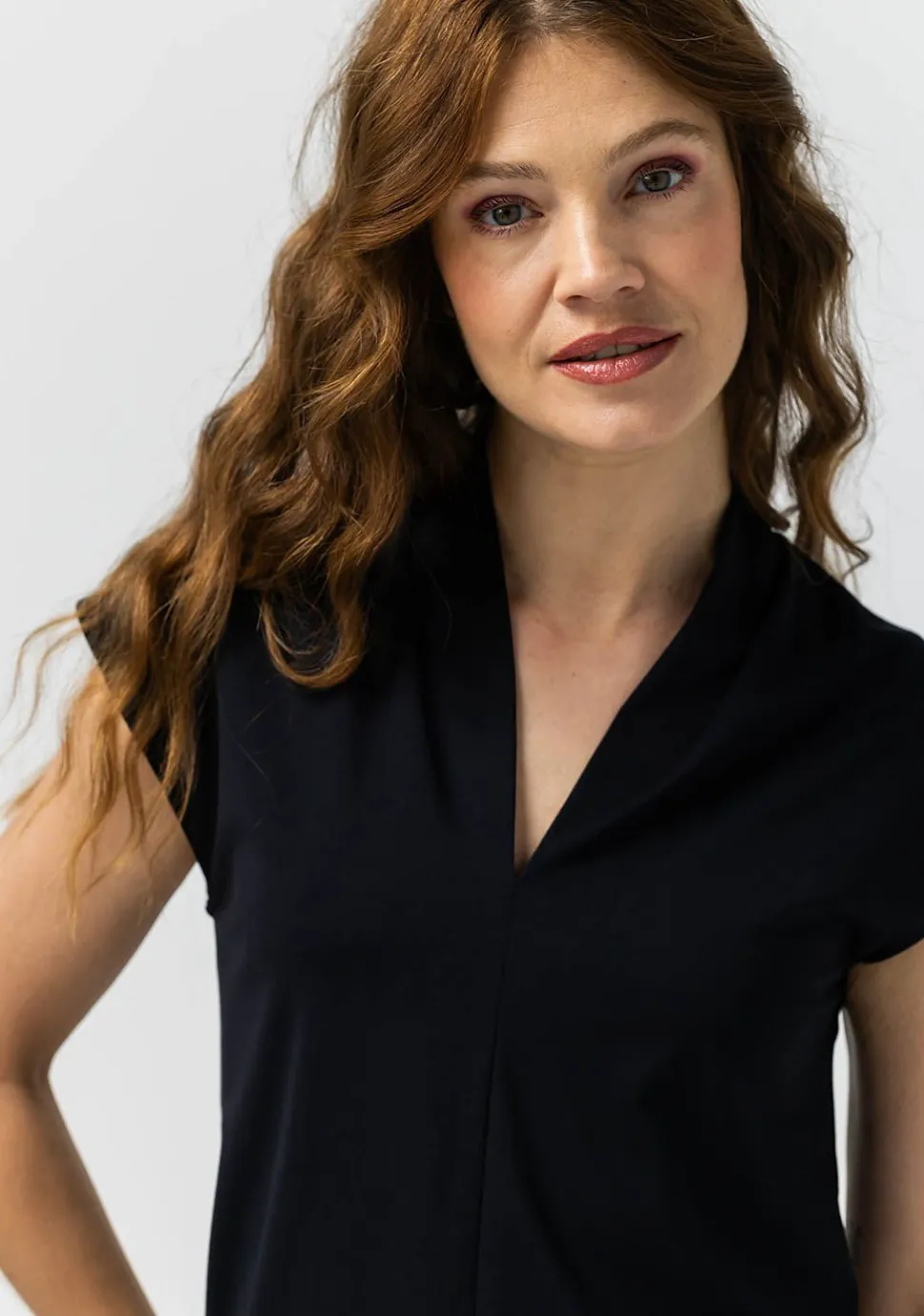 LABEL DOT SHIRT
