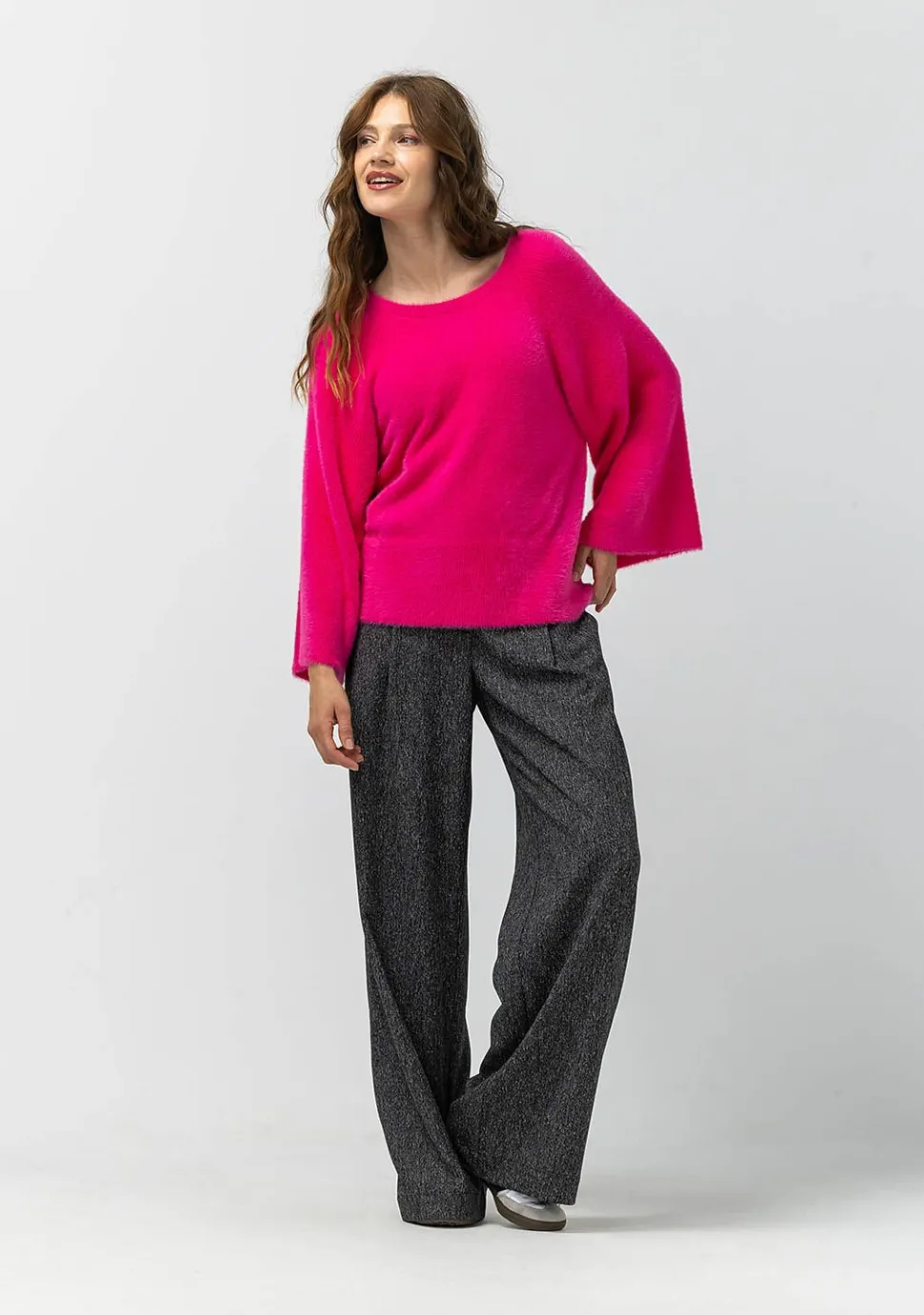 LABEL DOT TRUI