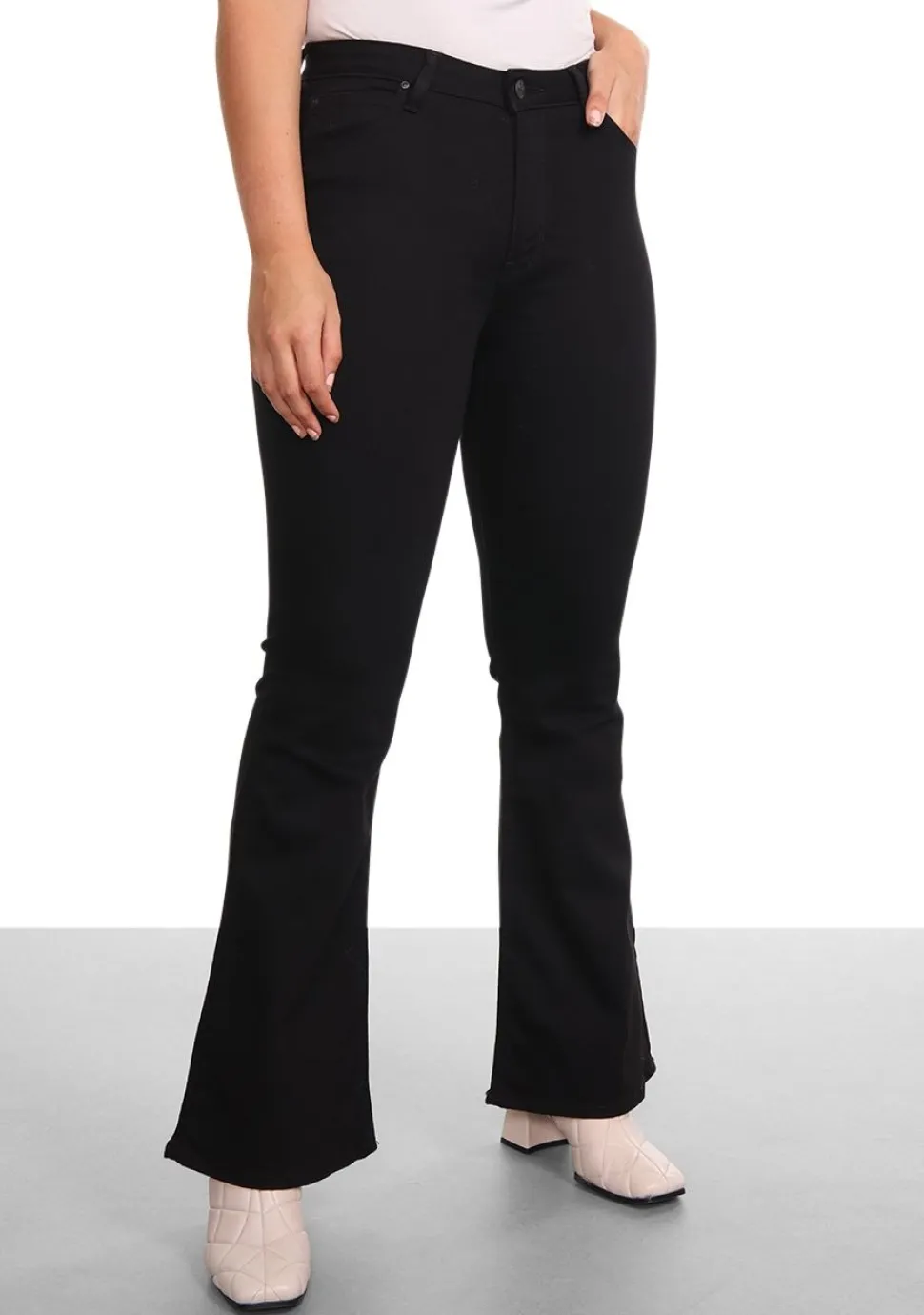 LEE JEANS