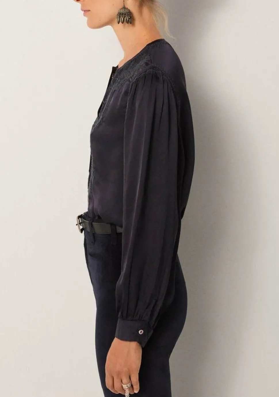 MAISON HOTEL BLOUSE