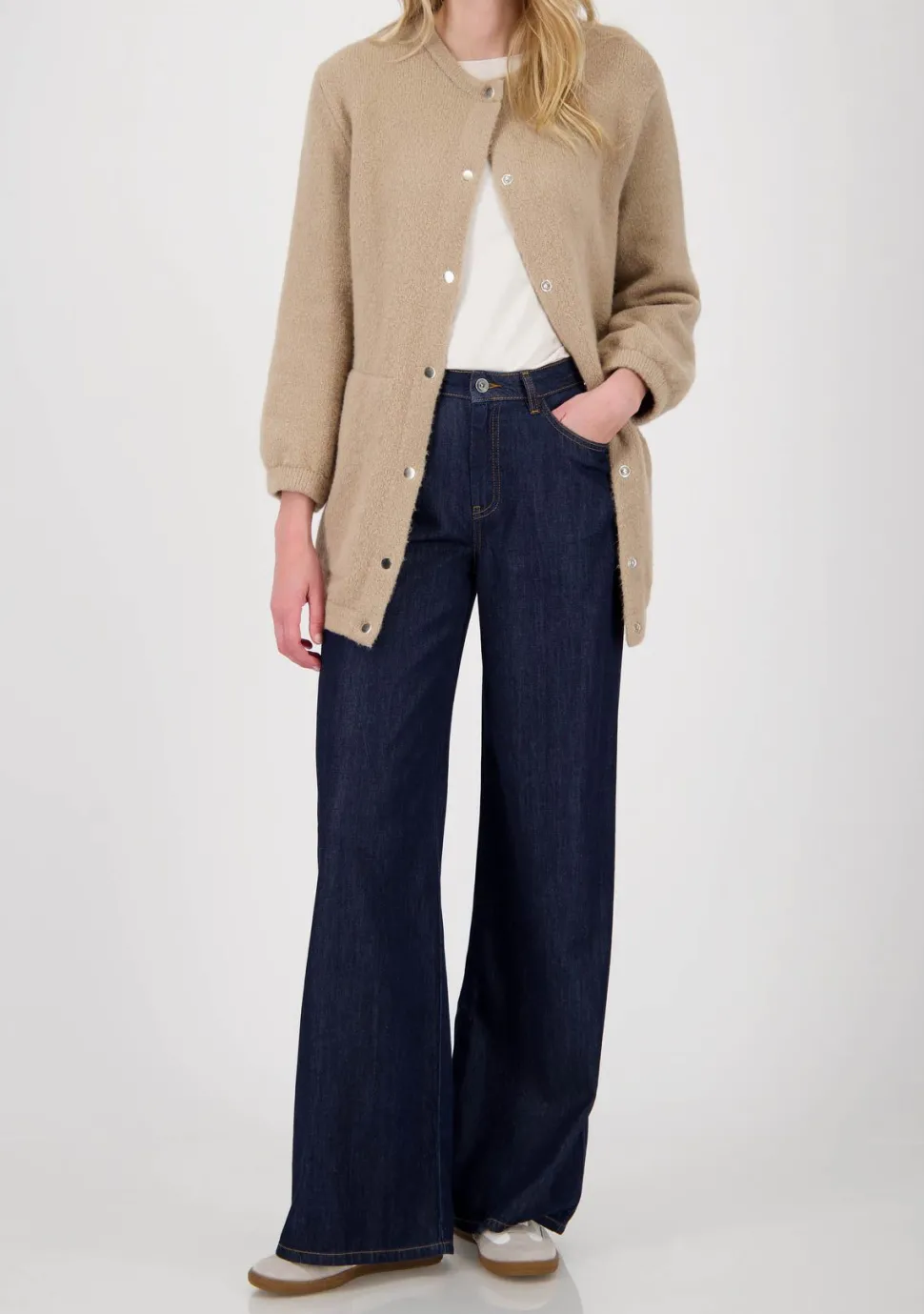 MONARI VEST