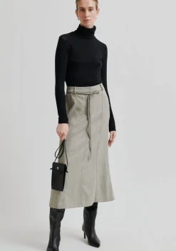 SECOND FEMALE ROK