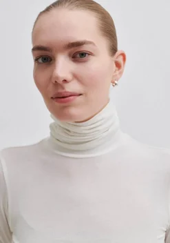SECOND FEMALE SHIRT