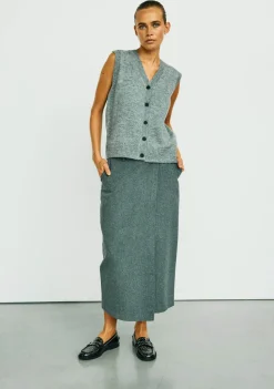 WITH BLACK GILET