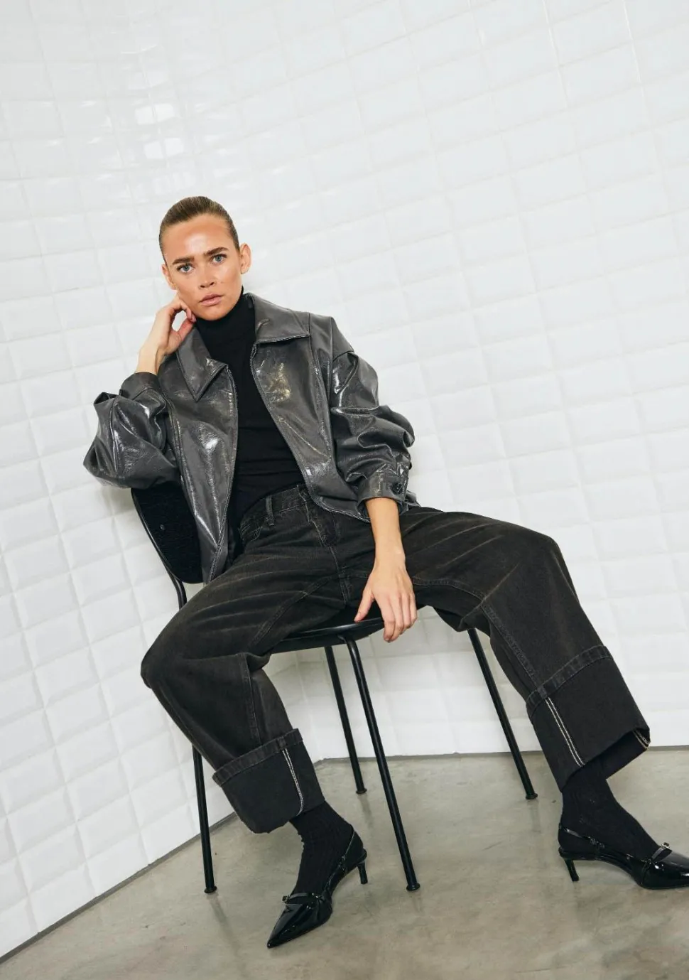 WITH BLACK LEER/SUEDE JACK