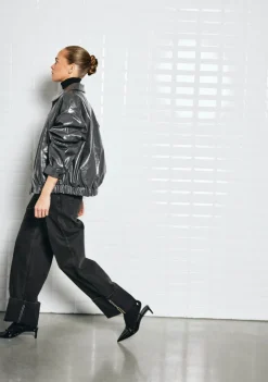 WITH BLACK LEER/SUEDE JACK