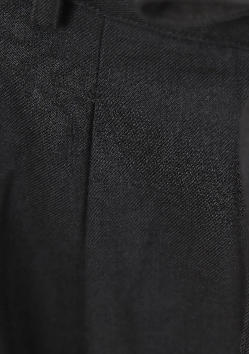 WITH BLACK PANTALON